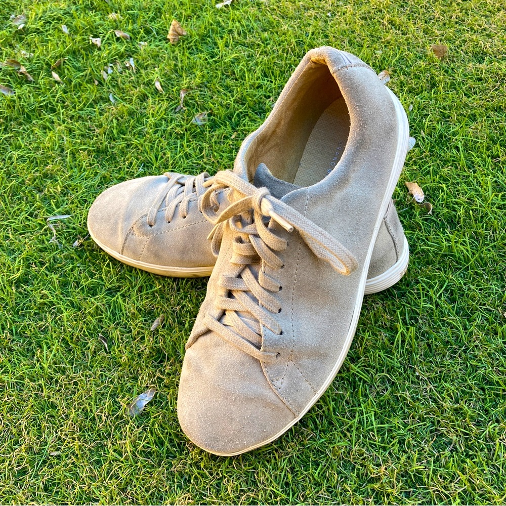 Cole Haan Women’s Grand Crosscourt II Casual Sneaker Beige Suede Size 9.5